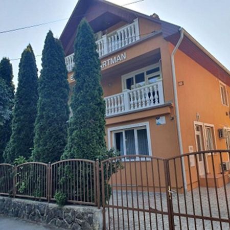 Birta Apartman Hajdúszoboszló Exteriör bild