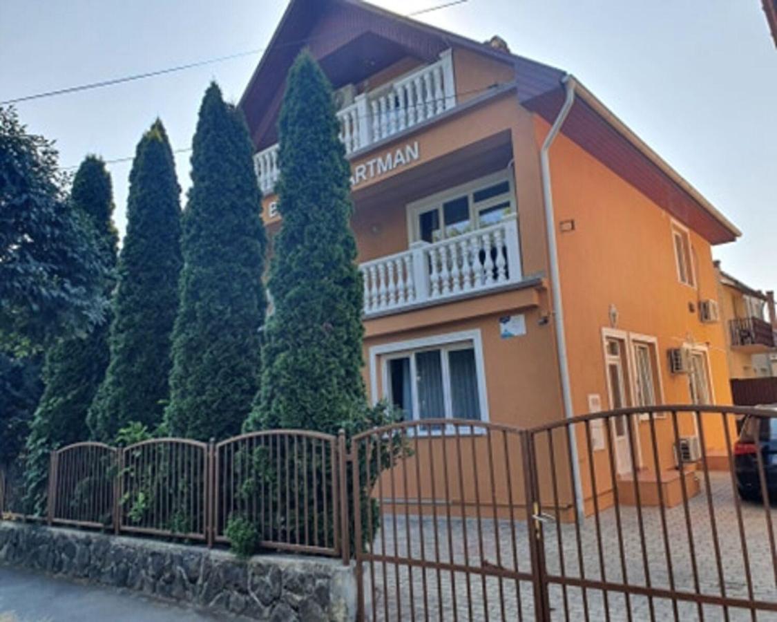 Birta Apartman Hajdúszoboszló Exteriör bild