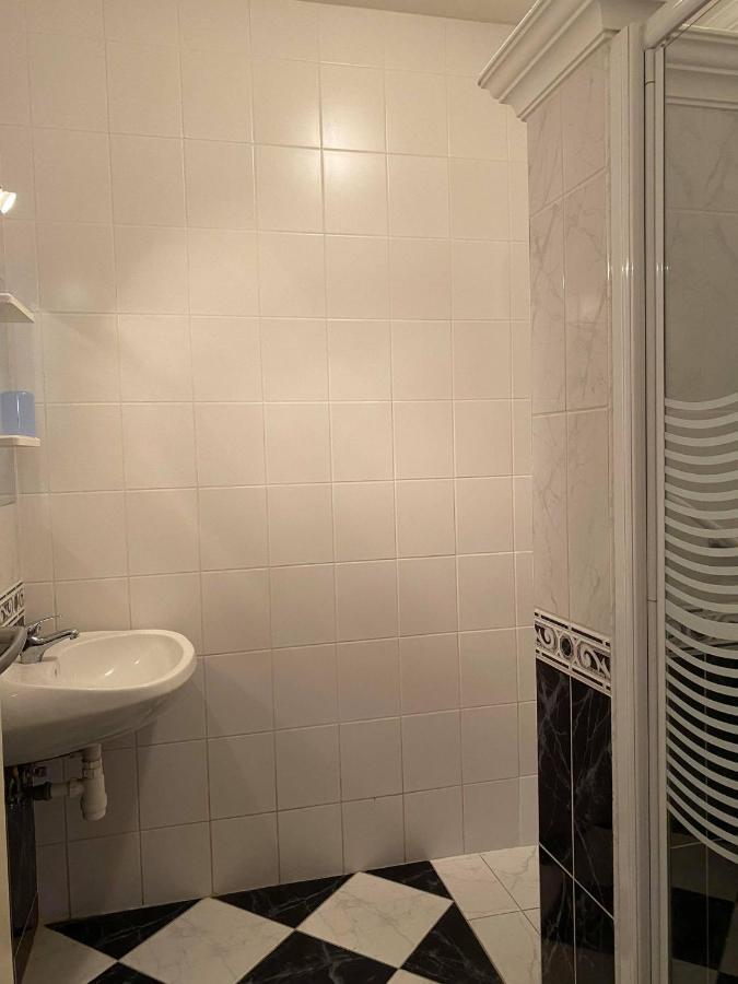 Birta Apartman Hajdúszoboszló Exteriör bild