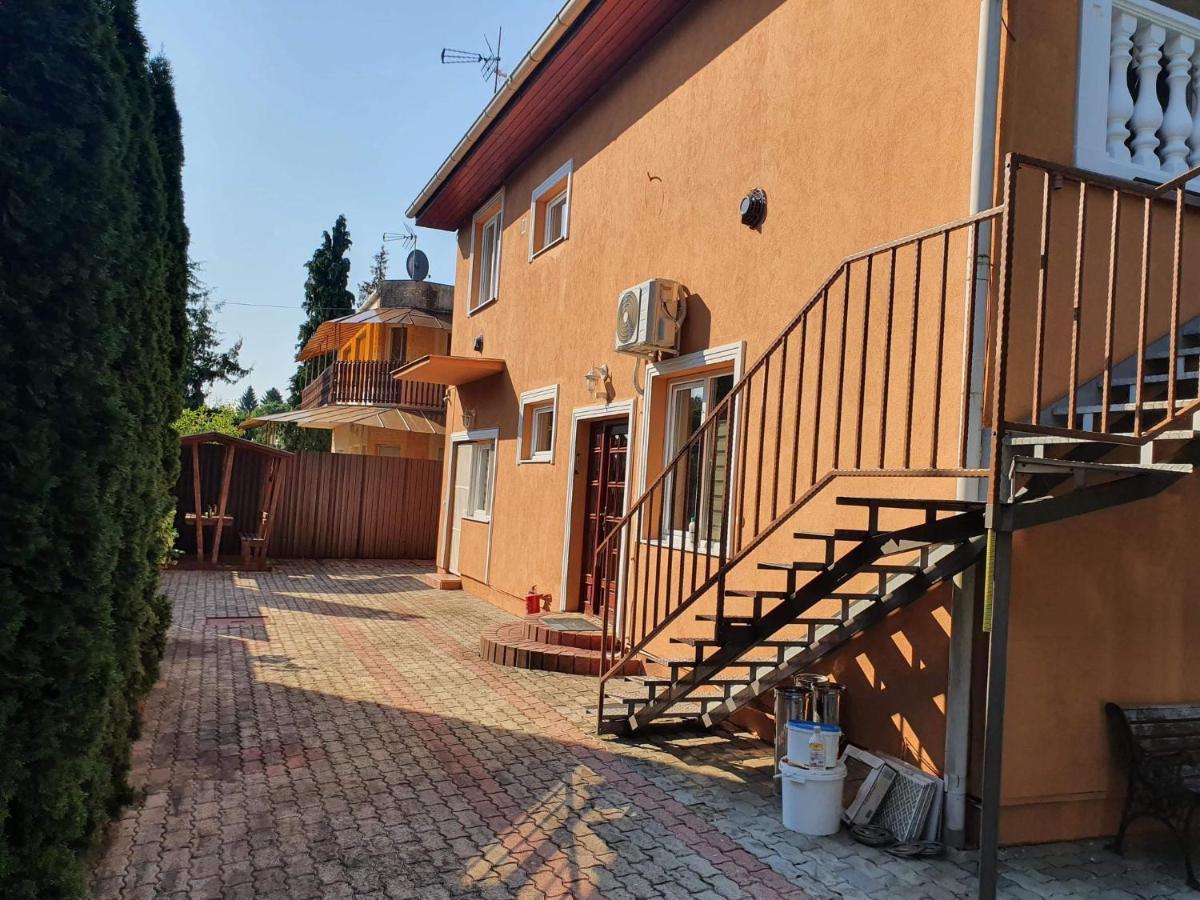 Birta Apartman Hajdúszoboszló Exteriör bild