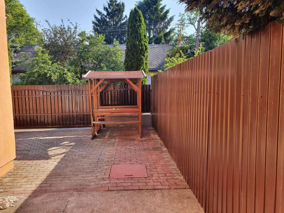 Birta Apartman Hajdúszoboszló Exteriör bild