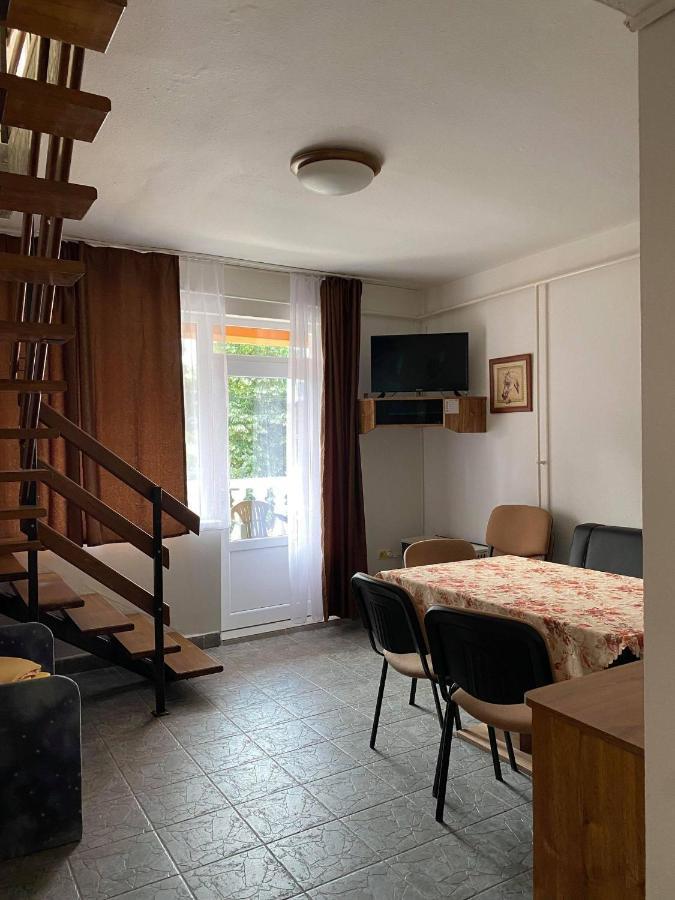 Birta Apartman Hajdúszoboszló Exteriör bild